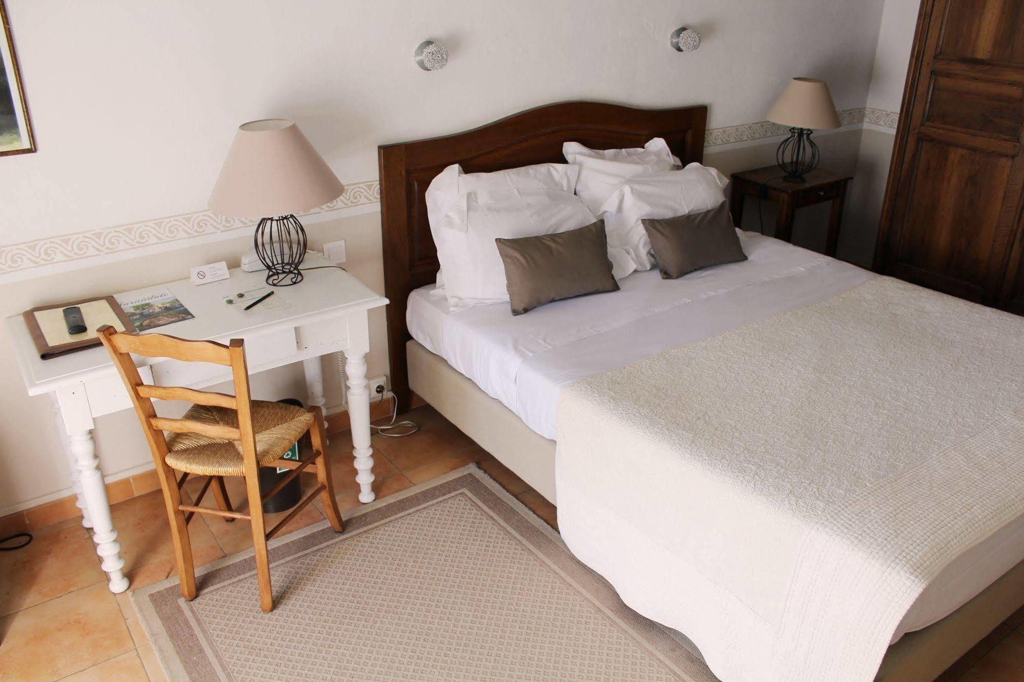 Hotel La Bastide D'Eygalieres Екстериор снимка